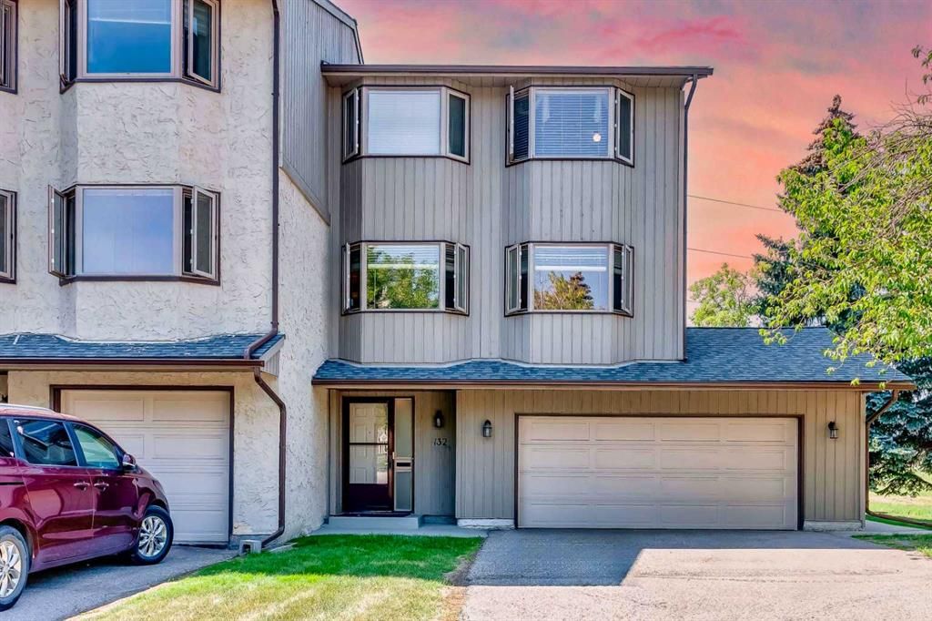 I have sold a property at 132 Glamis TERRACE SW in Calgary
